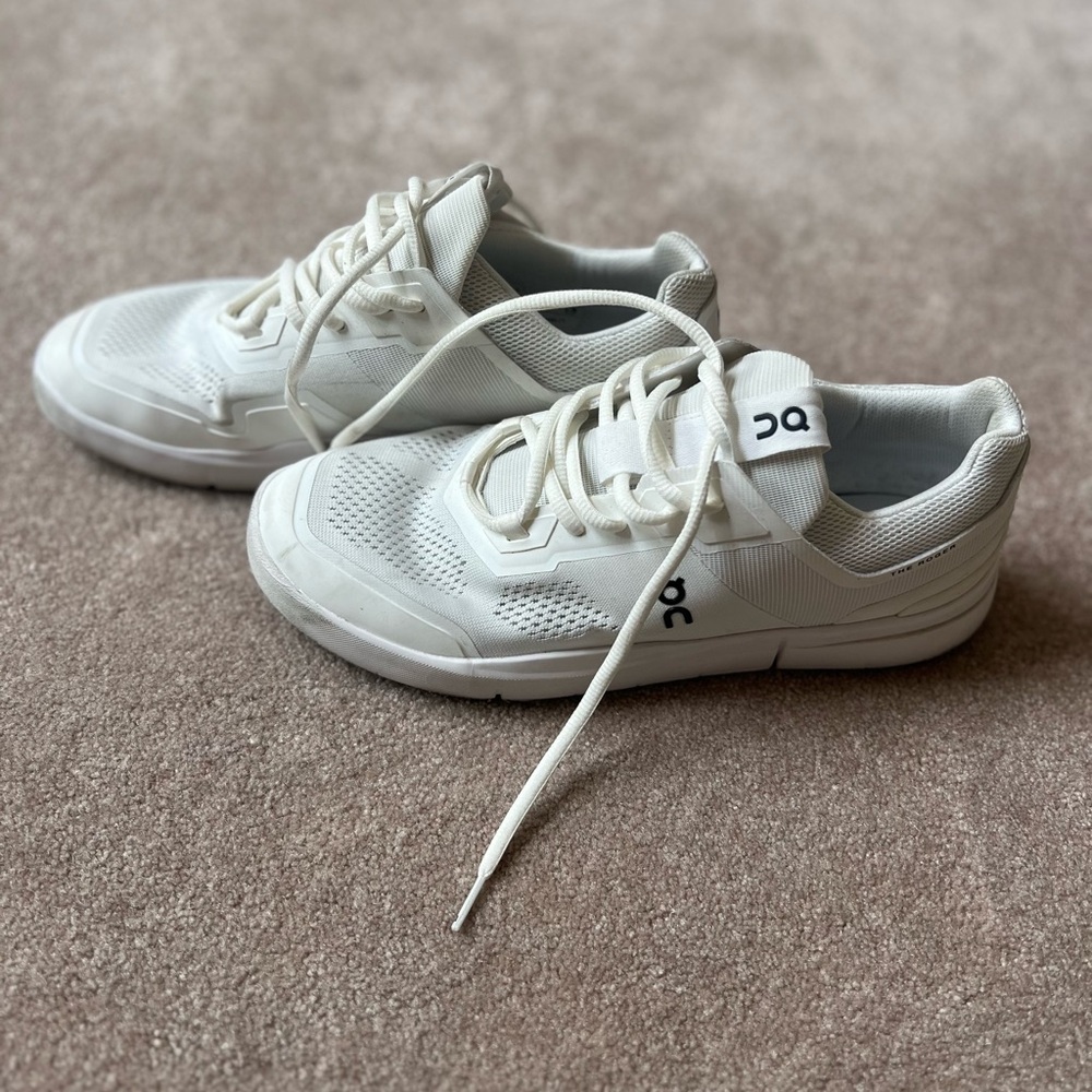 On Cloud The Roger White Athletic Sneakers